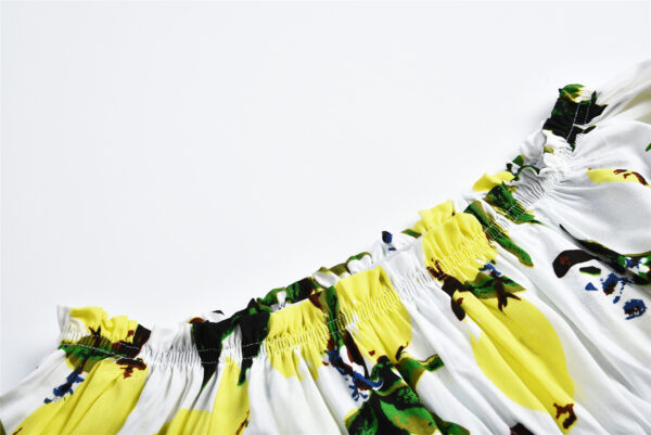Top con estampado de flores A&P. - Imagen 2