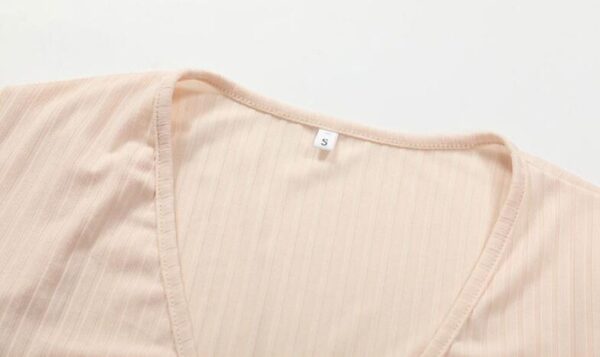 Top de manga larga con cuello en V A&P. - Imagen 6