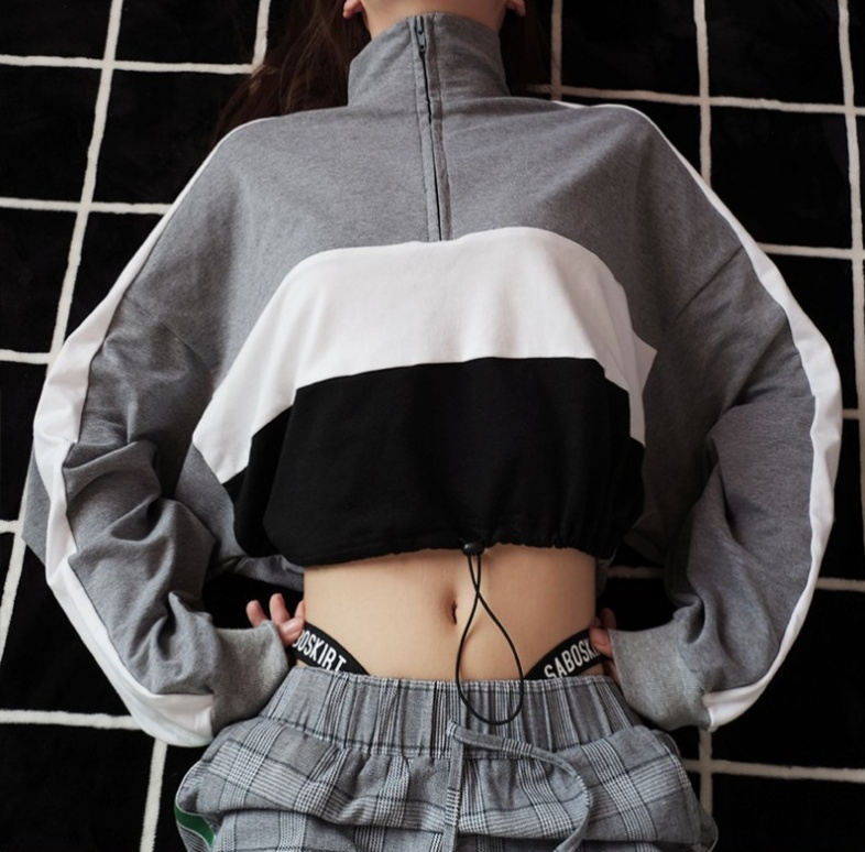 Waist short sweater
